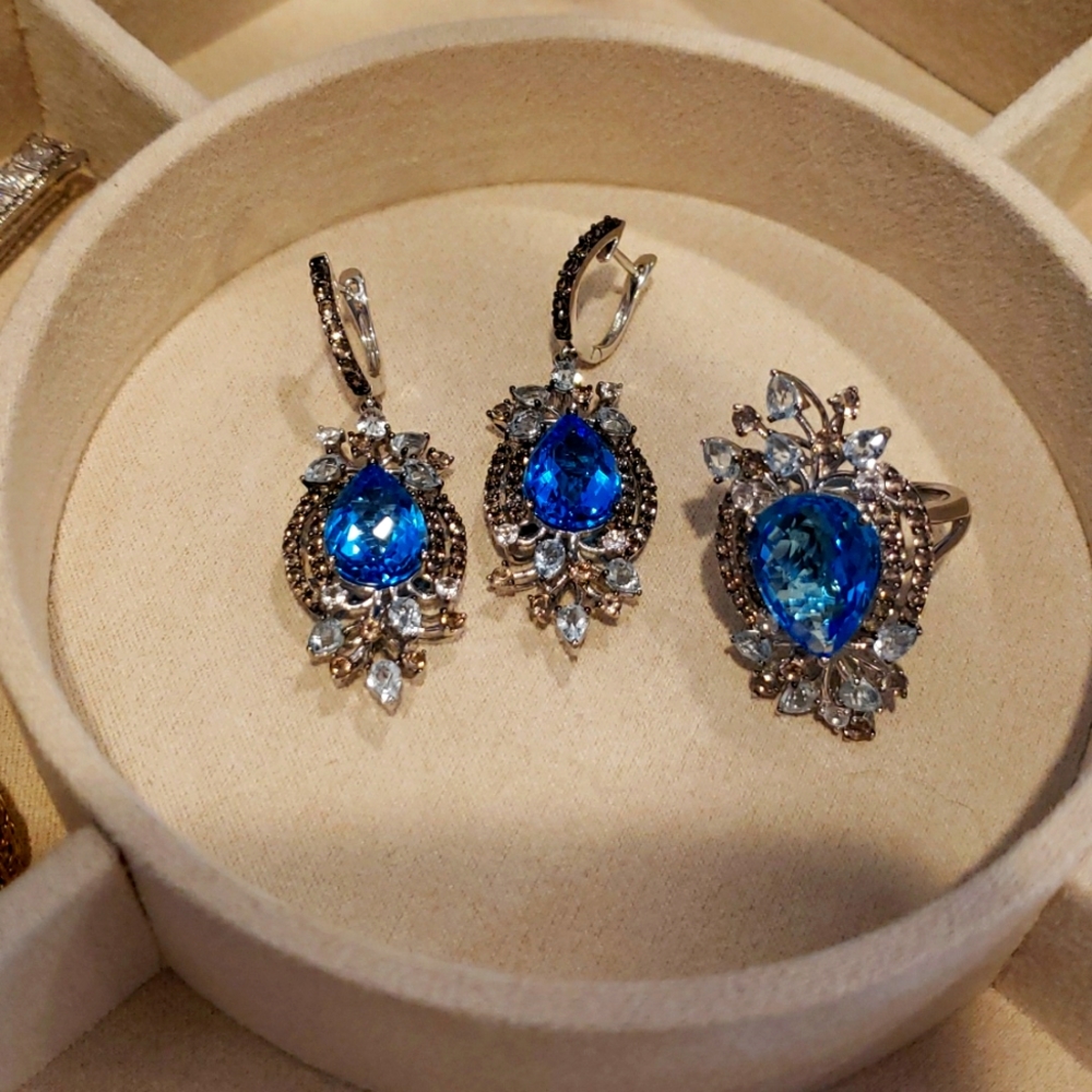 Earrings and ring (suite)